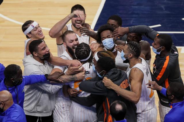 大场面不乱阵脚 新秀天秀绝杀助魔术脱身泥潭