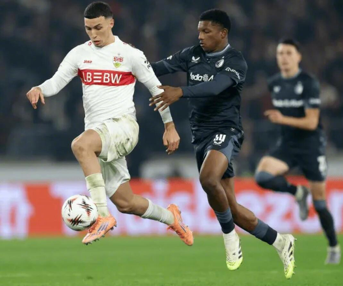 kaiyun-拜仁接触费耶诺德后卫，曼城高价竞争利夫拉门托|德国|瓜迪奥拉|史蒂文-里德|纽卡斯尔联|拜仁慕尼黑_新浪体育_新浪新闻